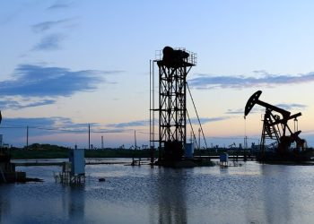 Sube nuevamente el precio de petróleo ante amenazas de Trump de “apoderarse del petróleo de Irán”