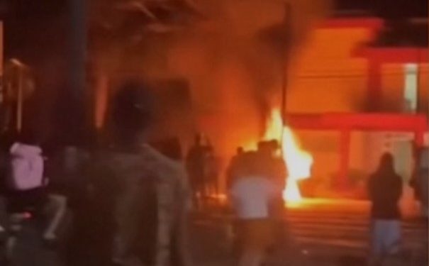 Tensión en la Isla: Atacan sede del Partido Comunista en Cuba