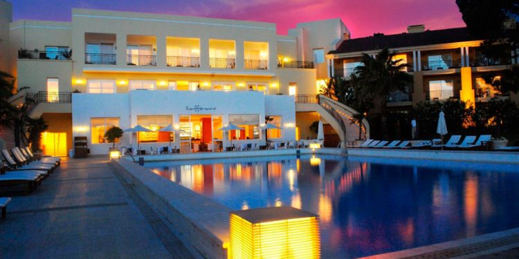 Cipriani apuesta fuerte en Punta del Este y proyecta un casino en el ex Mantra como eje de su academia de lujo