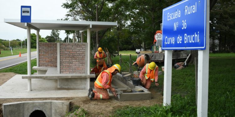 54 nuevas garitas para usuarios del transporte público