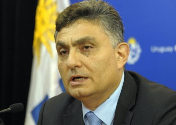 “Nabo de cuarta” y “ladrón”: las críticas de Isaac Alfie al presidente del gobierno español