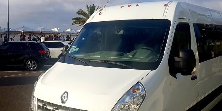 IDM envía a la junta proyecto de decreto para regular transporte turístico