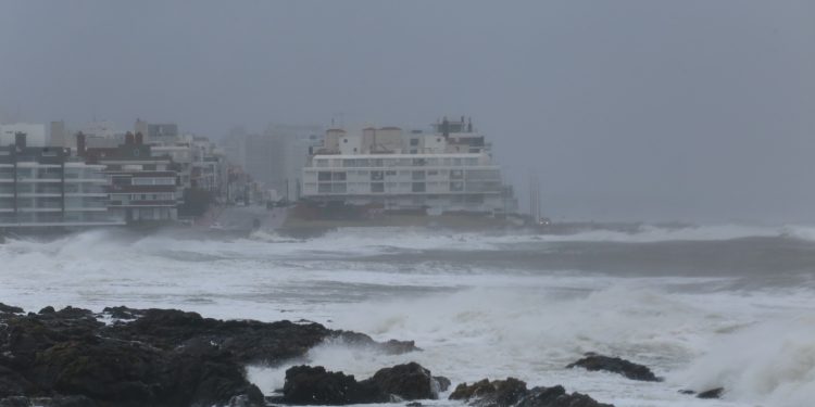 Alerta de acción por parte de CECOED ante llegada de ciclón extratropical