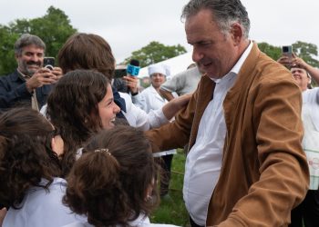 Gobierno define qué hacer con patrullas de Cardama en construcción; “veremos cuánto nos dan por eso”, dijo el presidente Yamandú Orsi