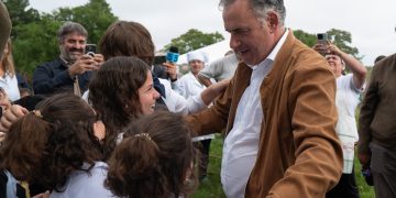 Gobierno define qué hacer con patrullas de Cardama en construcción; “veremos cuánto nos dan por eso”, dijo el presidente Yamandú Orsi