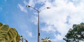 Tramo de la avenida Víctor Hugo en Punta del Este cuenta con nueva luminaria LED