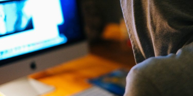 Indignación y miedo en las calles de Montevideo, repartidores de PedidosYa se movilizan tras crimen que sacude al sector