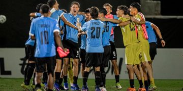 La nueva generación celeste vuelve al mundo: Uruguay goleó a Venezuela y rompió 13 años de ausencia