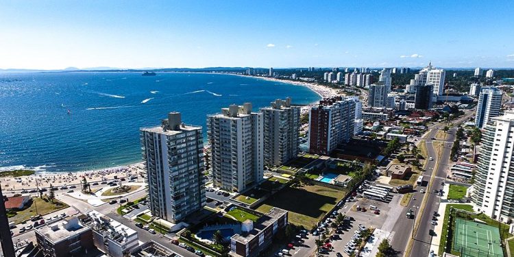 Punta del Este recibe congreso internacional de jóvenes empresarios; se busca posicionar a Uruguay como hub logístico