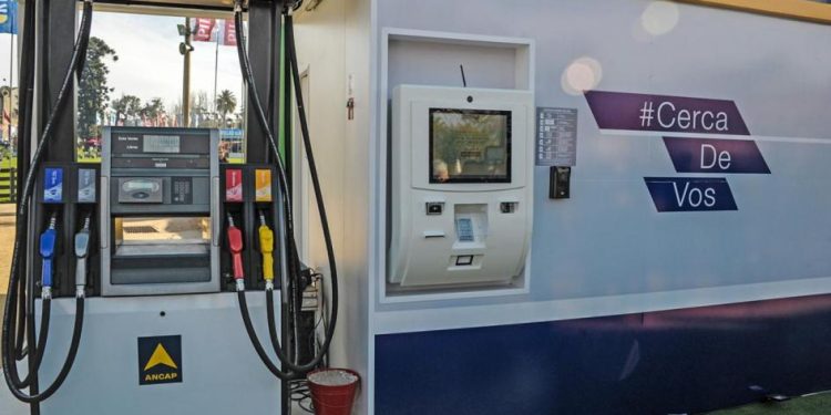 Gobierno definirá semana próxima qué hacer con el precio de los combustibles