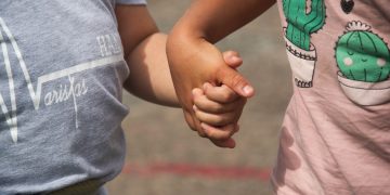 En 2025 hubo 104 adopciones en el INAU; la mayoría fueron niños menores de tres años