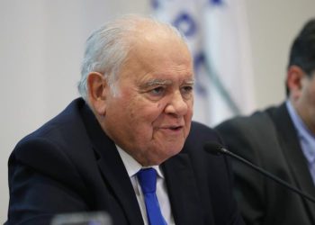 Parlamento realizará reconocimiento a Enrique Iglesias y a distintas organizaciones sociales