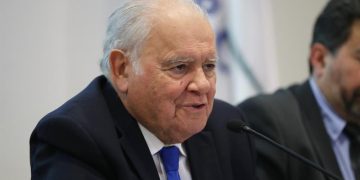 Parlamento realizará reconocimiento a Enrique Iglesias y a distintas organizaciones sociales