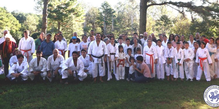 Escuela Shotokan Maldonado reúne a más de 70 participantes en su Taller de Karate-Do en el Jardín Japonés Punta