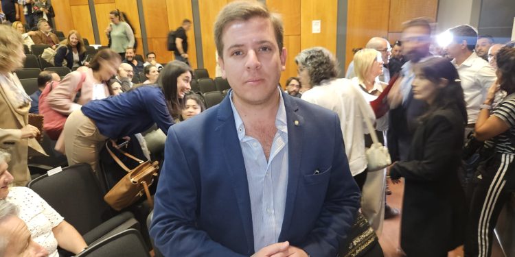 Diputado Joaquín Garlo dijo que el propio Curbelo le notificó su cese y descartó “motivación política”