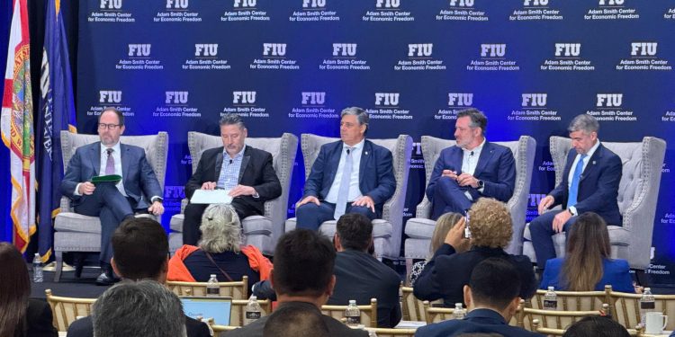 Maldonado se proyecta al mundo: Carballal y Tort posicionan al departamento como modelo de crecimiento, inversión y turismo