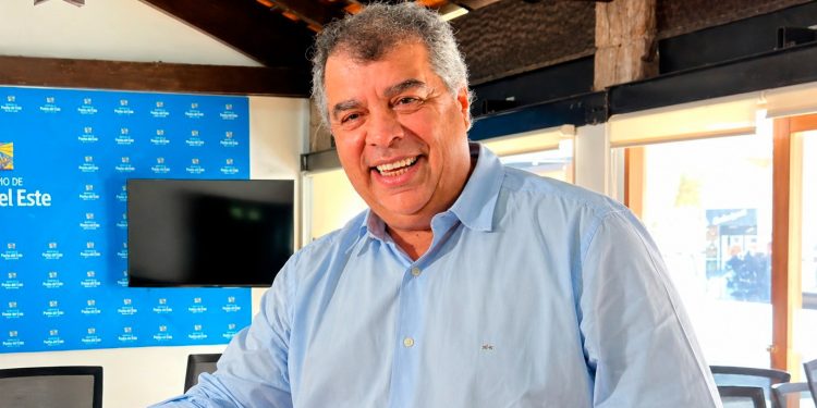 Senador Rodrigo Blás criticó los “inventos como el Diálogo social” y dijo que el Frente Amplio gobierna con el Pit-Cnt