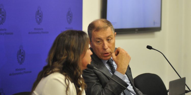 Gobierno evalúa aumento superior al 7% en combustibles apelando a “situación extraordinaria”