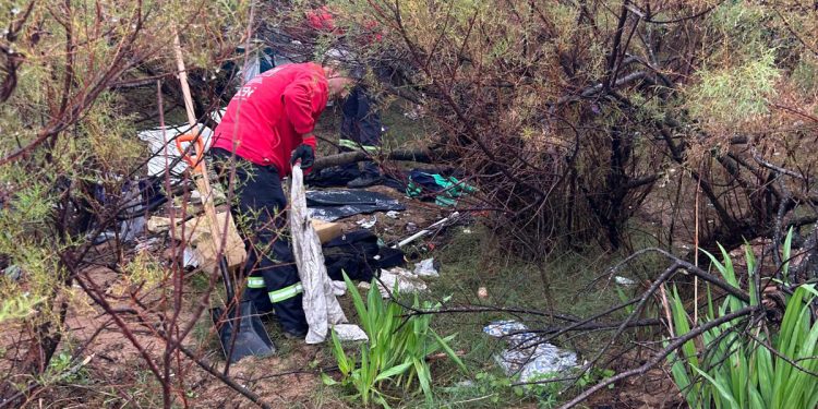 Desmantelan campamento en Playa Mansa y crece la preocupación por personas en situación de calle en Maldonado