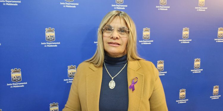 Junta Departamental se iluminó de violeta para conmemorar el “Día Internacional de la Fibromialgia”