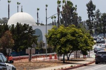 Al menos 5 muertos en un tiroteo en una mezquita de EE.UU.