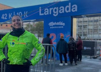 Aldana Sabatel brilló en la Maratón de Montevideo y subió al podio de los 42K