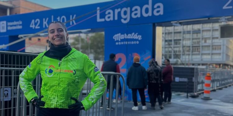 Aldana Sabatel brilló en la Maratón de Montevideo y subió al podio de los 42K