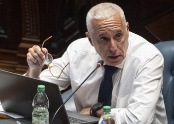 Oposición criticó al ministro Negro por no responder sobre triple homicidio en el Cerro