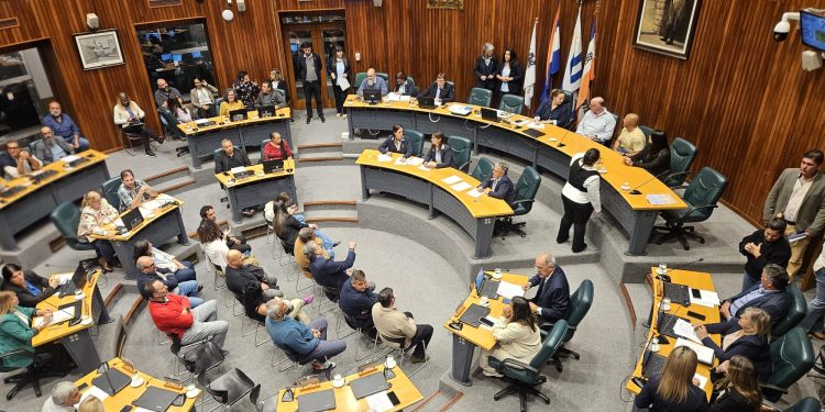 Reconocimiento de la Junta Departamental al trabajo de guardavidas de Maldonado
