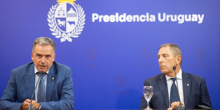 Empresarios advierten “deterioro” en perspectivas económicas; solo el 9% aprueba la gestión del presidente Yamandú Orsi