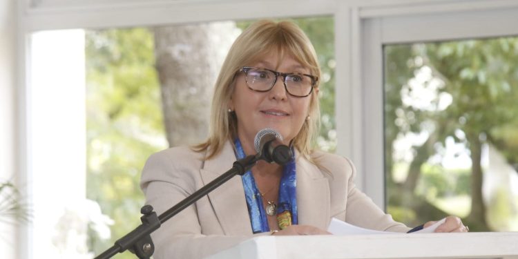 Lustemberg aclaró que no pidió sesión secreta en el Senado y defendió la transparencia en torno a renuncias en Salud Pública