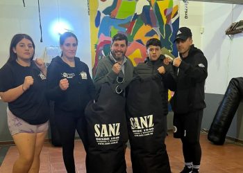 Municipio de Maldonado entrega equipamiento para talleres de boxeo, impulsando el deporte barrial