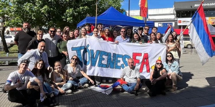 Jóvenes del Frente Amplio realizan campaña de recolección de abrigo en distintos puntos de Maldonado