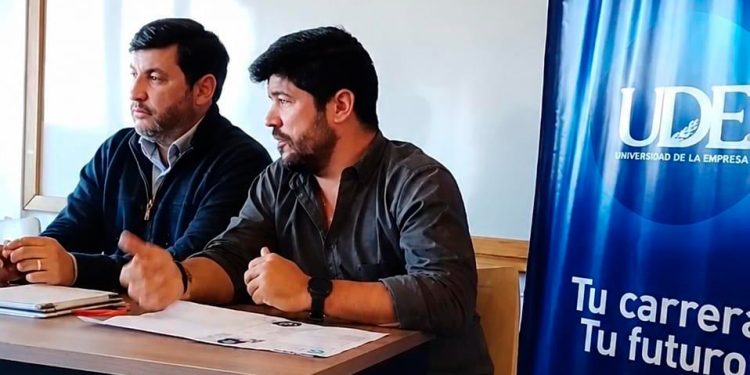 UDE Punta del Este otorgó 56 becas a jóvenes de Colombia y fortalece la integración educativa regional