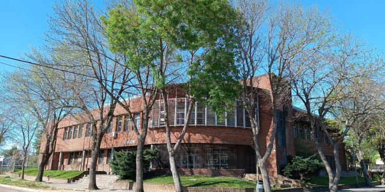 Liceo N° 2 de San Carlos suspendió las clases este miércoles por fumigación y desinfección ante presencia de roedores