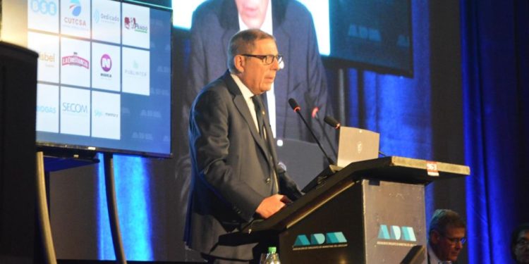 Gobierno insiste en jubilación a los 65 años y advierte por “desafío fiscal” para “evitar desvíos” de cuentas públicas