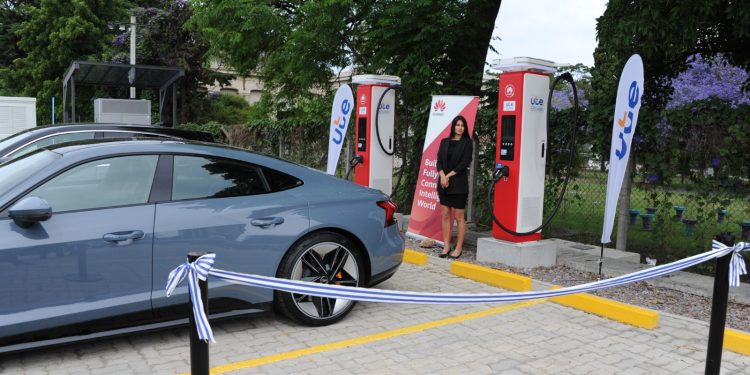 Autos eléctricos: Gobierno quiere dar marcha atrás a beneficios que se promovieron hasta hace poco