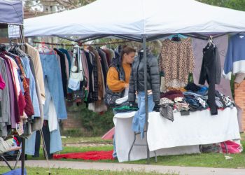 La Feria Second Hand volvió a reunir a emprendedores y vecinos en Biarritz y La Candelaria
