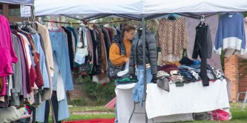 La Feria Second Hand volvió a reunir a emprendedores y vecinos en Biarritz y La Candelaria