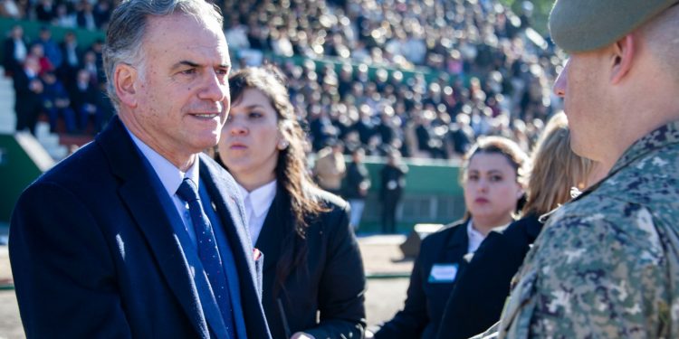 Yamandú Orsi participó de acto por Día del Ejército