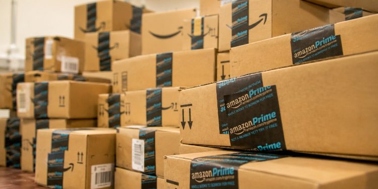 Aduanas aclaró qué información controlará sobre las tarjetas usadas en compras al exterior