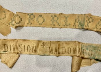 Una divisa de la División 4 de Maldonado, grandes campeones, armas del siglo XIX y documentos históricos: qué se puede conseguir en remate por El Cordobés