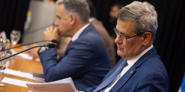 “No era funcionario público”: la defensa de Jorge Díaz en la polémica compra de la camioneta de Yamandú Orsi