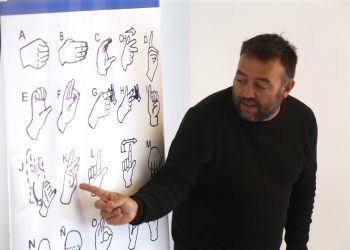 Inclusión en acción: comienzan los talleres gratuitos de Lengua de Señas Uruguaya en municipios de Maldonado