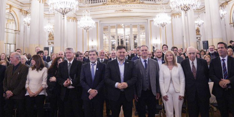 Orsi participó en Buenos Aires de acto en homenaje a uruguayos desaparecidos en Argentina