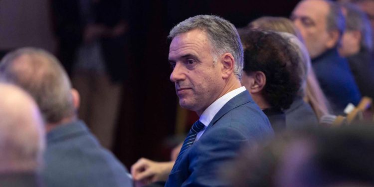 Encuesta de Equipos Consultores: 48% desaprueba la gestión de Orsi