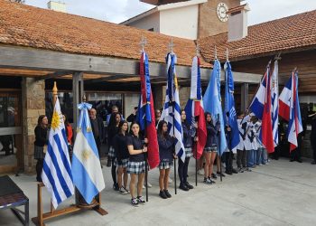 Punta del Este conmemoró junto al Consulado Argentino el 216.° aniversario de la Revolución de Mayo