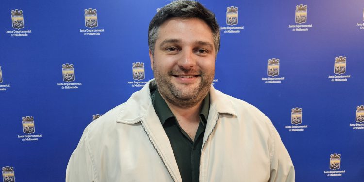 “Con foco puesto en el Mundial”, Matheo Caraptsias comparó al “equipo de Luis Lacalle Pou con el actual”
