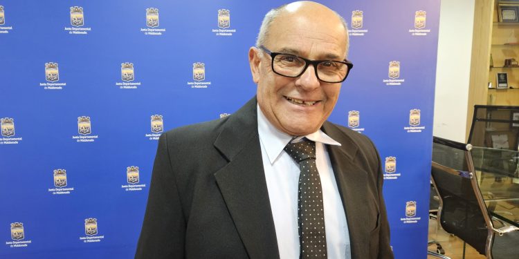 Reconocimiento de la Junta Departamental al Club Libertad de San Carlos