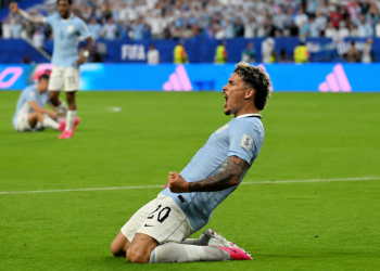 Araújo rescató a Uruguay y dejó abierto el Grupo H tras un debut cargado de emociones